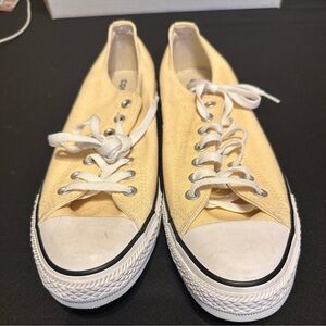 Converse Men's Yellow Canvas Sneakers